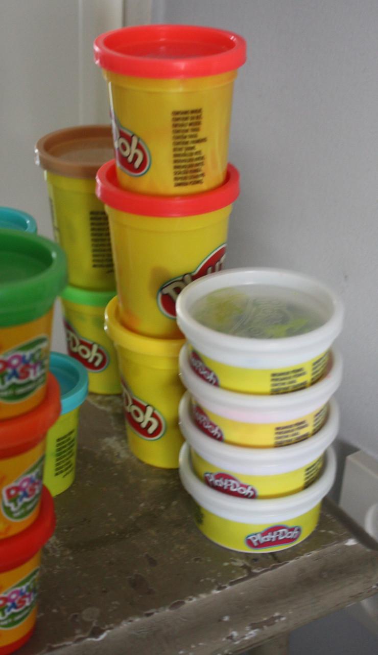 Een set gebruikte Play-Doh klei 19 potjes