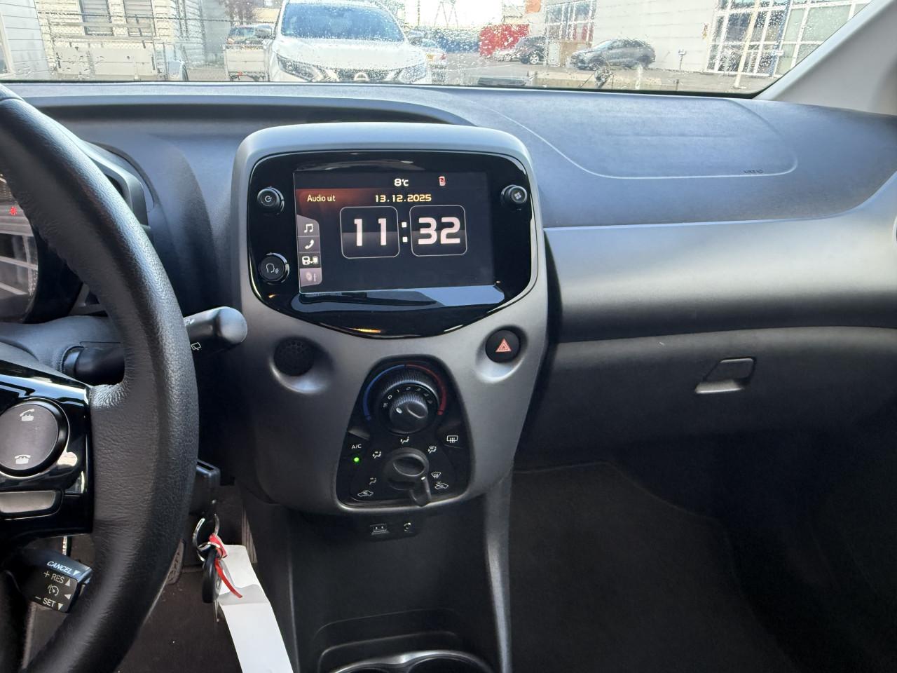 Toyota Aygo - 1.0 VVT-i x-play |Camera|Airco|12 Maanden Bovag Garantie