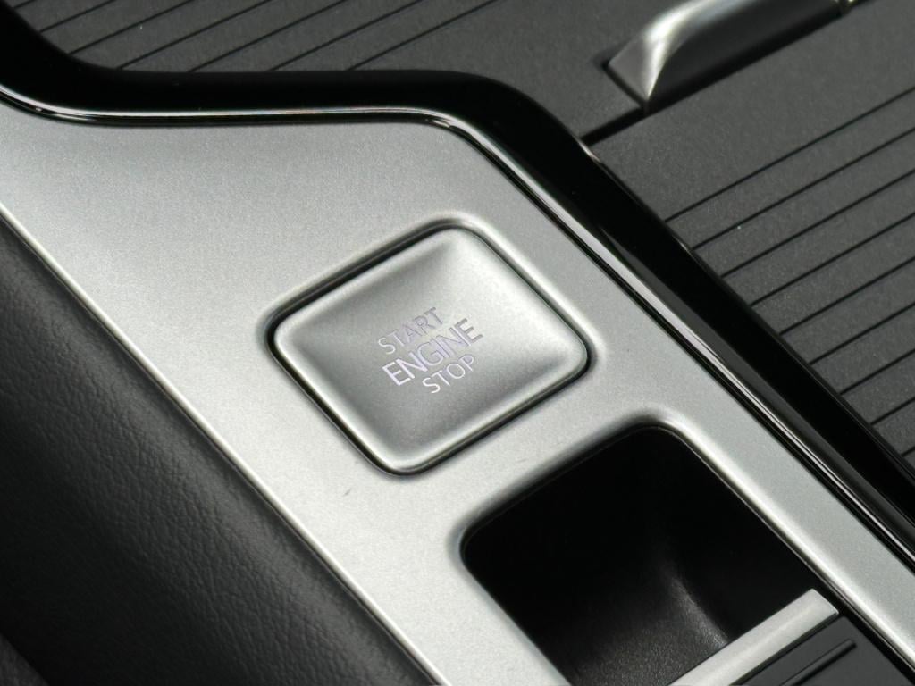 Volkswagen Passat variant 1.5 etsi 150pk elegance | alcantara | head up | c