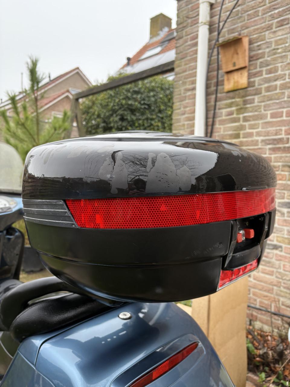 Topkoffer motorscooter