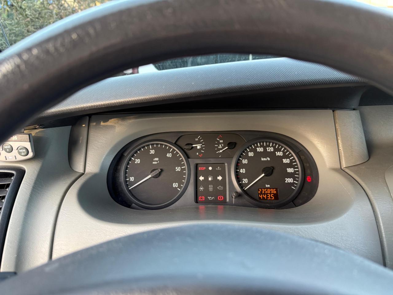 Opel vivaro 1.9 tdci Camperbus