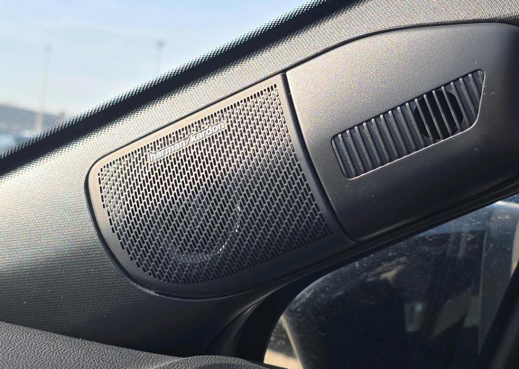 Renault Captur 1.8 e-tech full hybrid 160 techno - two-tone kleurstelling /