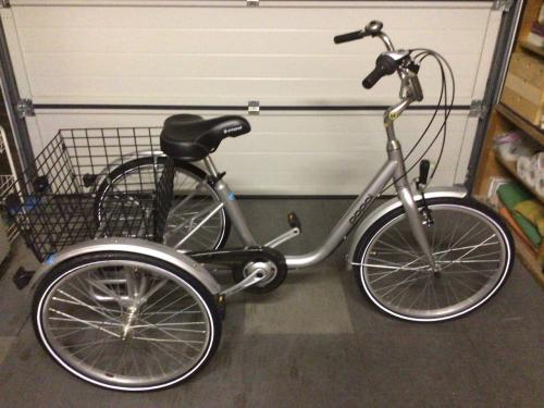Popal 3 wielfiets met mandje, remmen aangepast