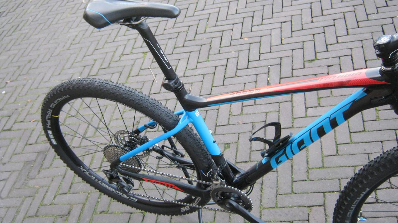 TE KOOP 29 ER GIANT VOLLEDIG XT AFGEMONTEERD MET FOX VORK