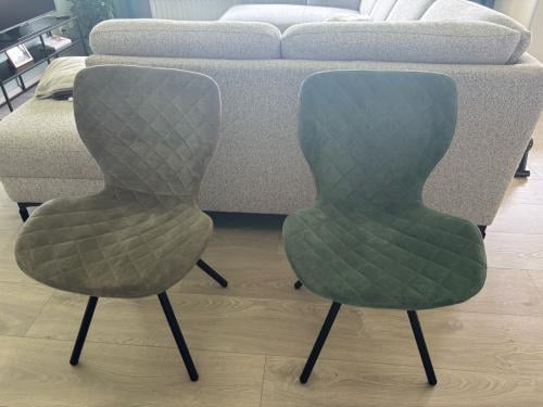 2 eettafel stoelen