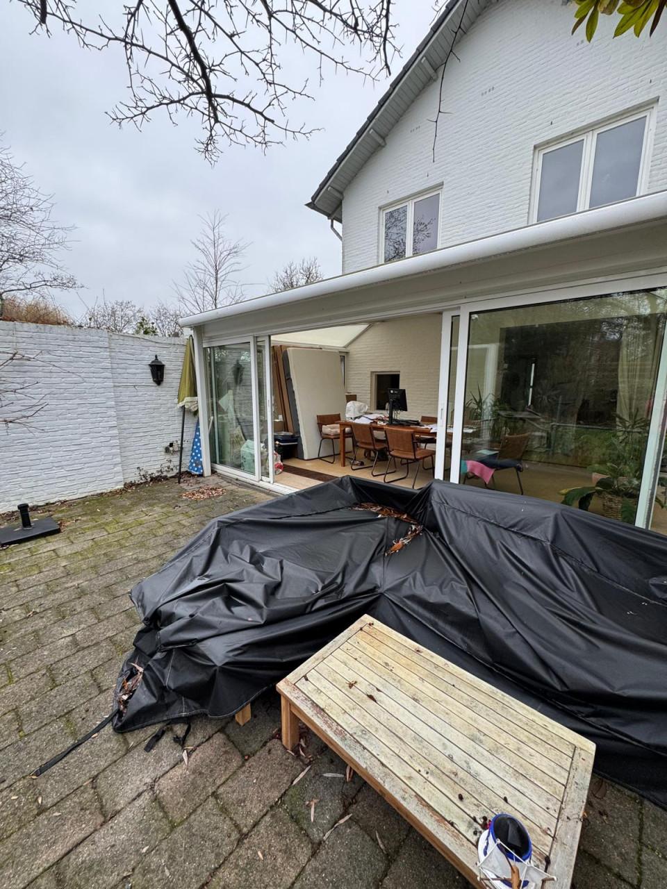 Serre 3500 x 5700 met elektrisch dakraam en zonnescherm