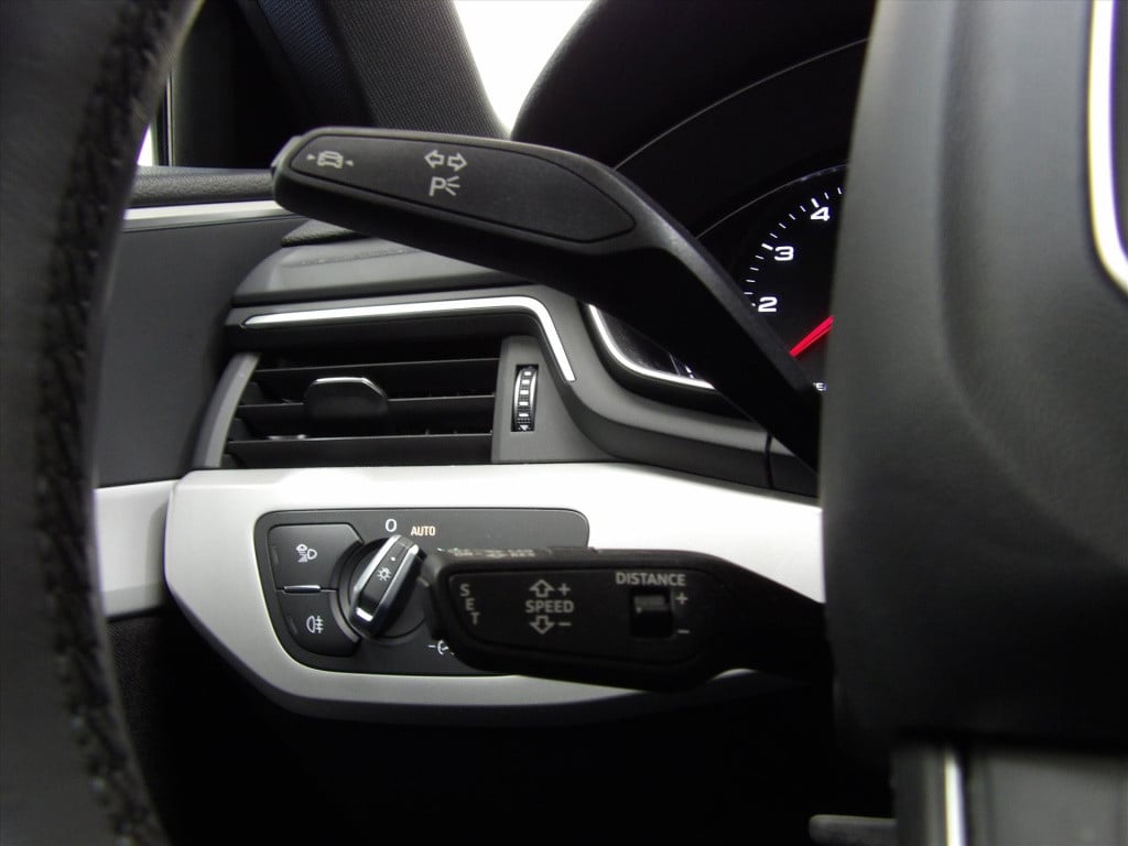 Audi A4 35 tfsi 150pk mhev s tronic s line