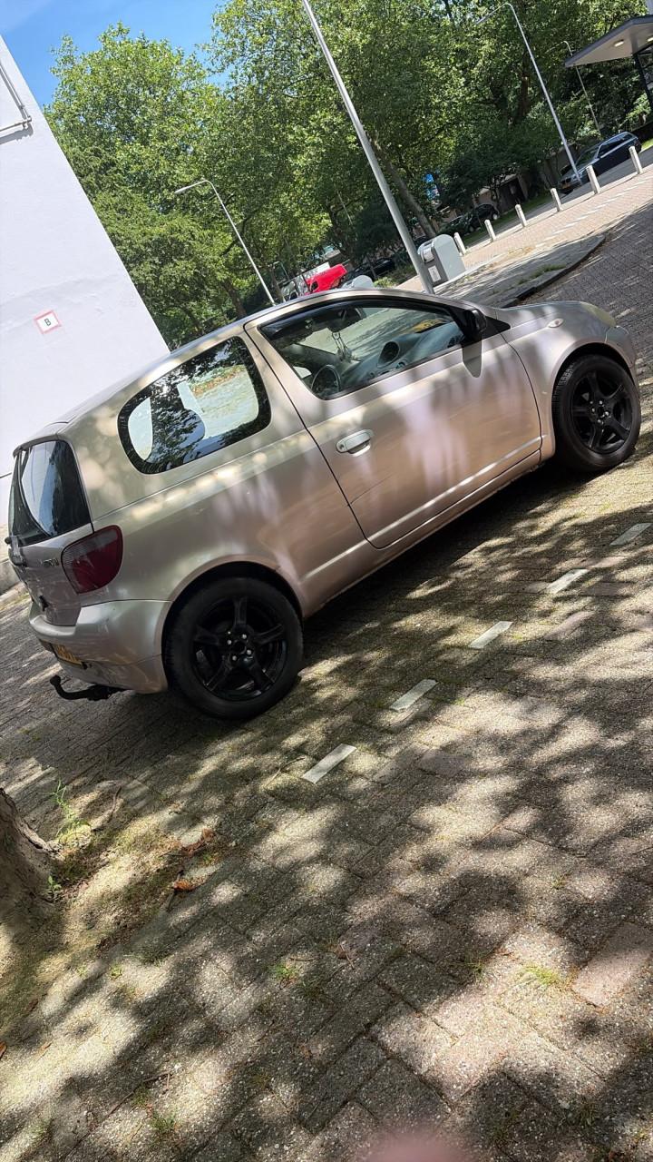 Toyota yaris 1.3 16v