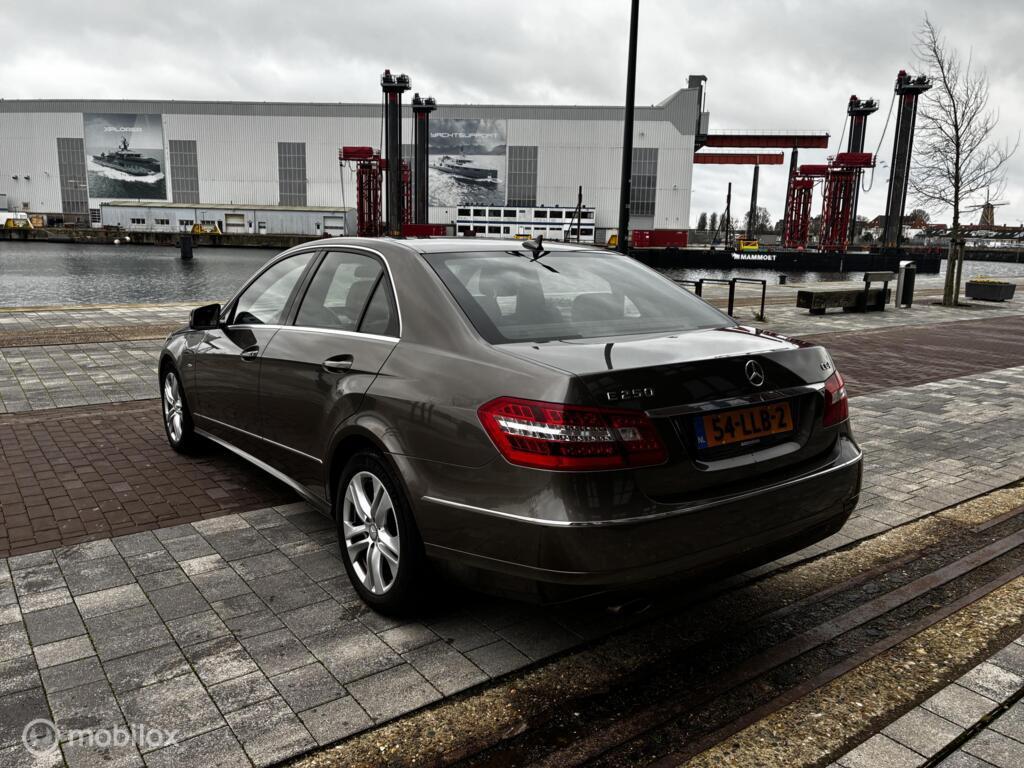 Mercedes-Benz E-Klasse 250 CGI Avantgarde Navi km305.599 Nap BJ2010