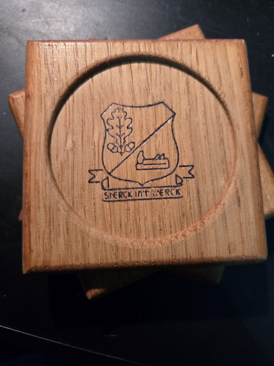 Vintage onderzetters Meubelfabriek Oisterwijk (12 stuks)