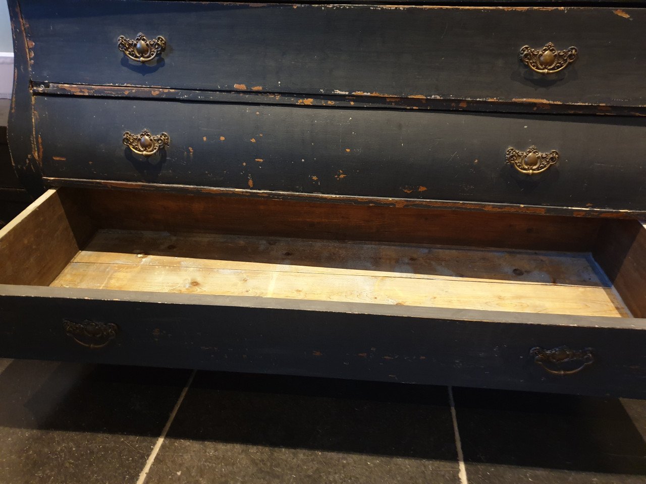 Prachtige brocante buffetkast met glazen deuren