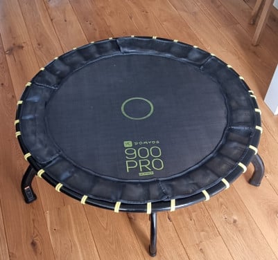 Fitness trampoline