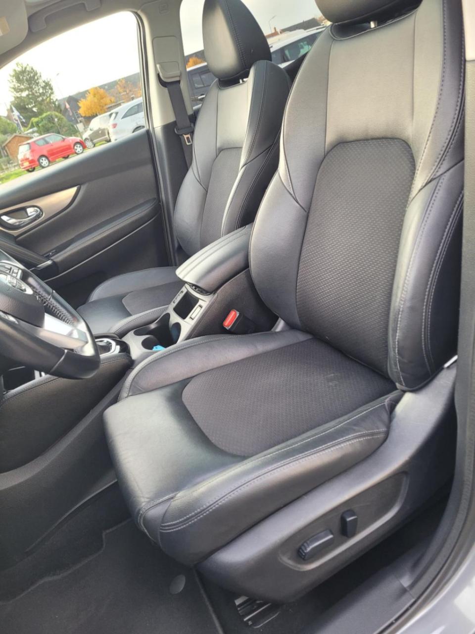 Nissan Qashqai 1.2 tekna automaat panoramadak 360 camera navi. leder. led.