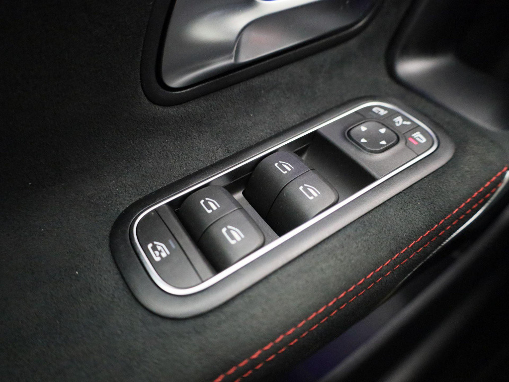 Mercedes-Benz Cla shooting brake 250 e amg line | automaat | stoel verwarmi