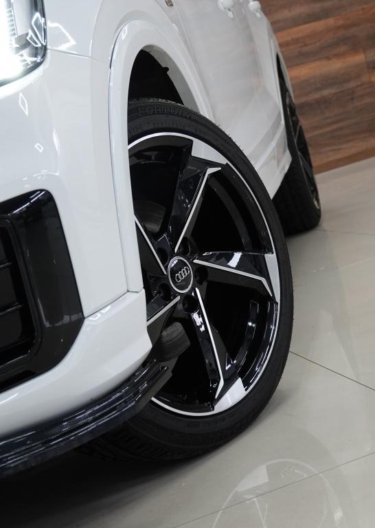 Audi Q2 1.0 tfsi sport | stoelverw. | led | pdc | 19" |