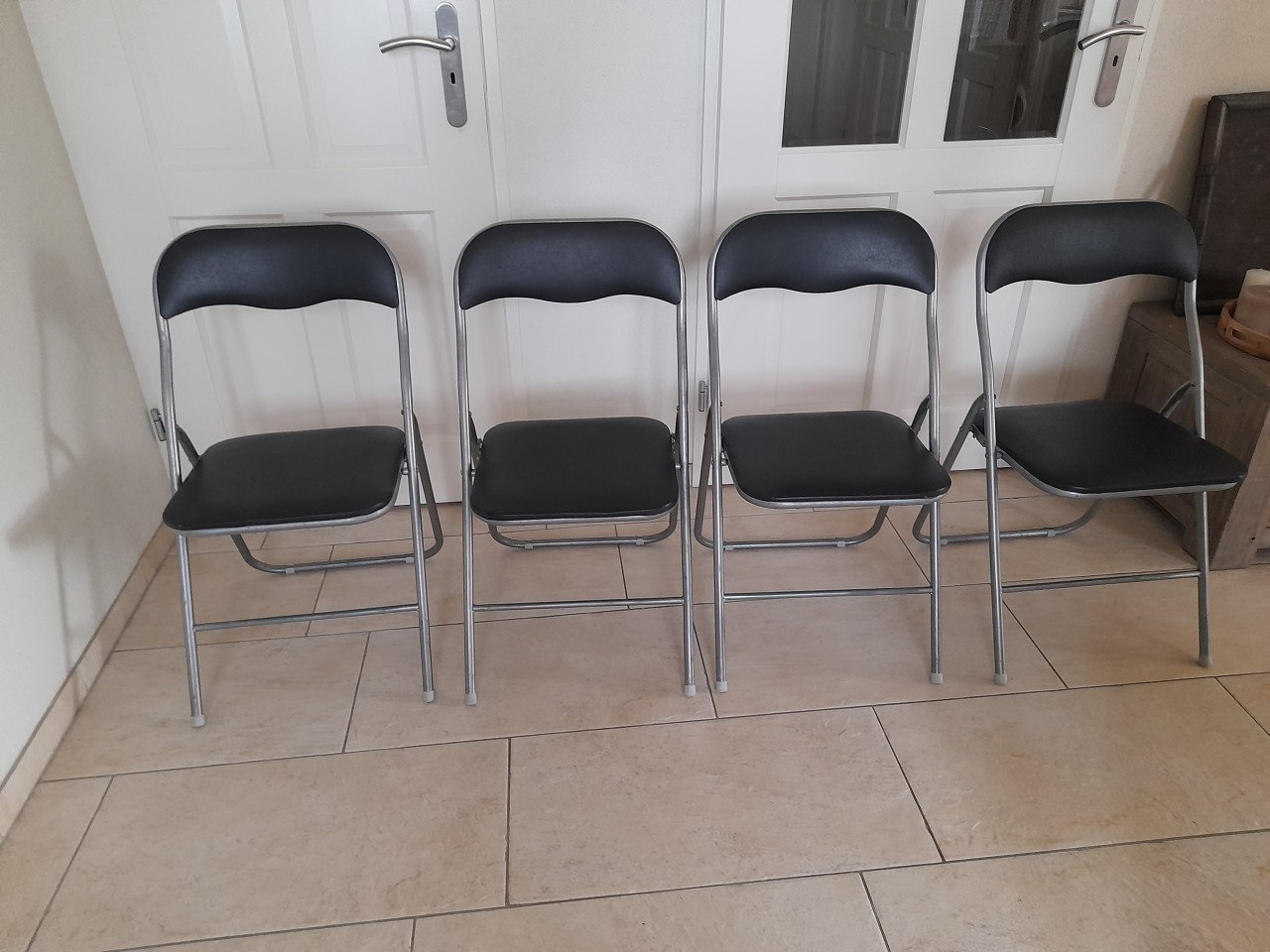 4 klapstoeltjes (in goede staat )