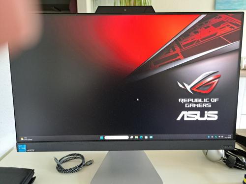Asus all-in-one quadcore i3 12de generatie.