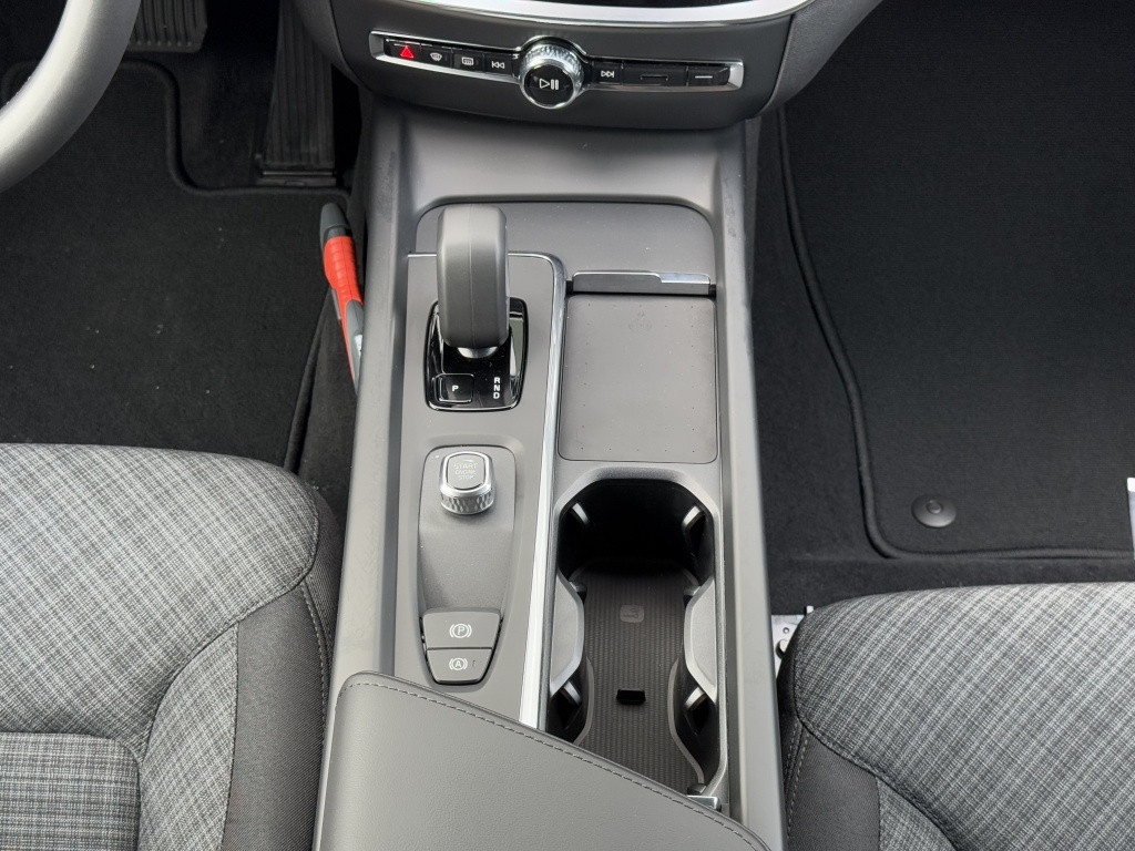 Volvo V60 b3 essential edition