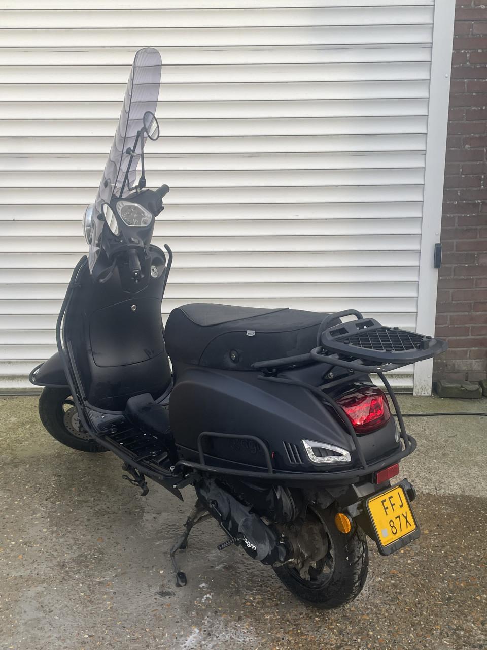 AGM VX 50 scooter