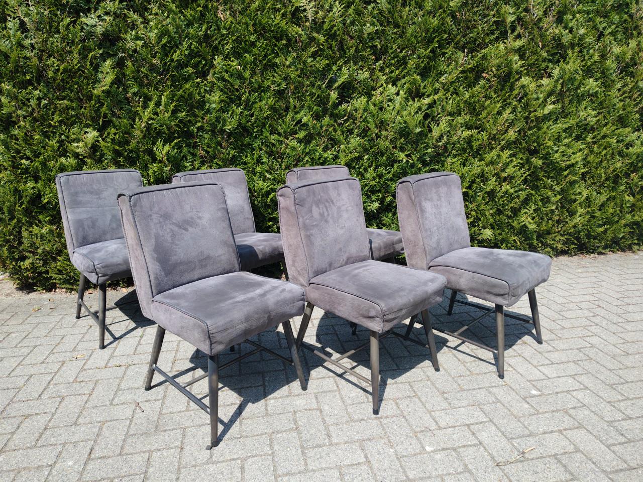 Zes eetkamerstoelen