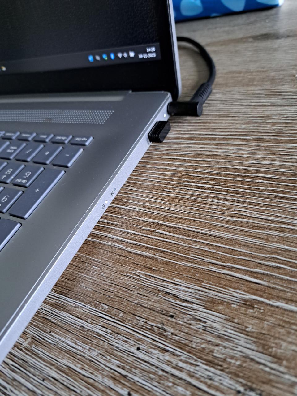 HP 17,3 inch Full HD laptop Ryzen 5-7250u