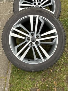 Winterbanden Michelin 255/45/r20 op originele Audi Q5 SQ5 velgen