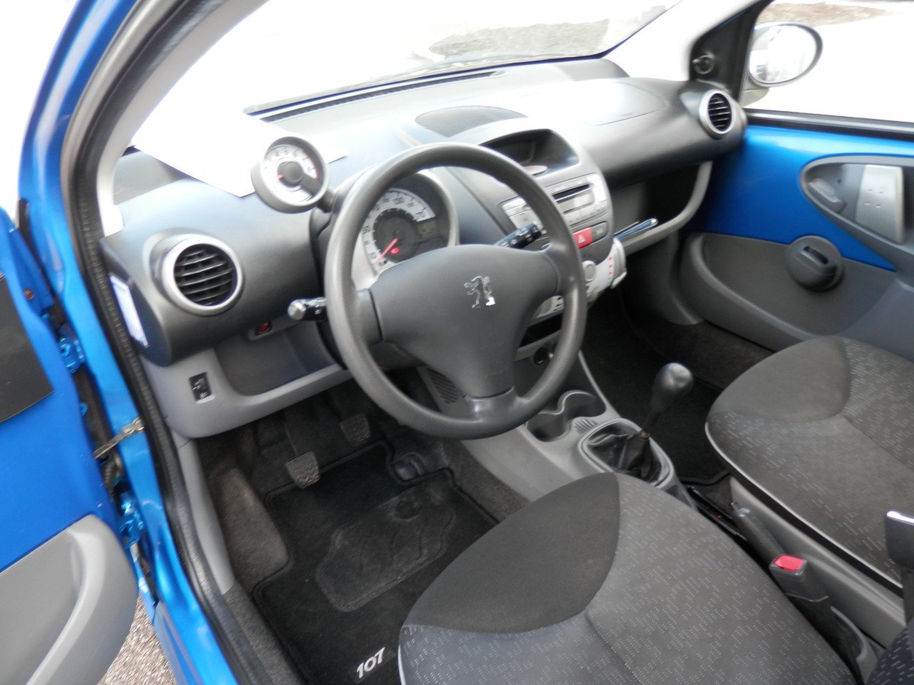 Auto Garant Biedt Aan: Peugeot 107 1.0 XS