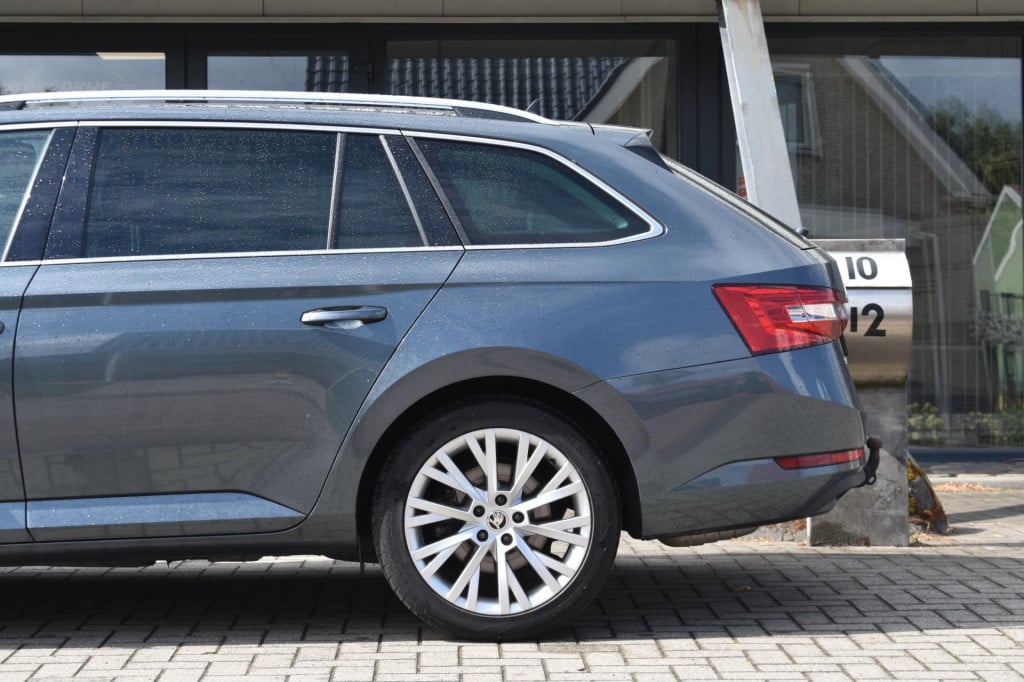 Skoda Superb combi 1.5 tsi act | trekhaak | virtual cockpit | canton | stoe