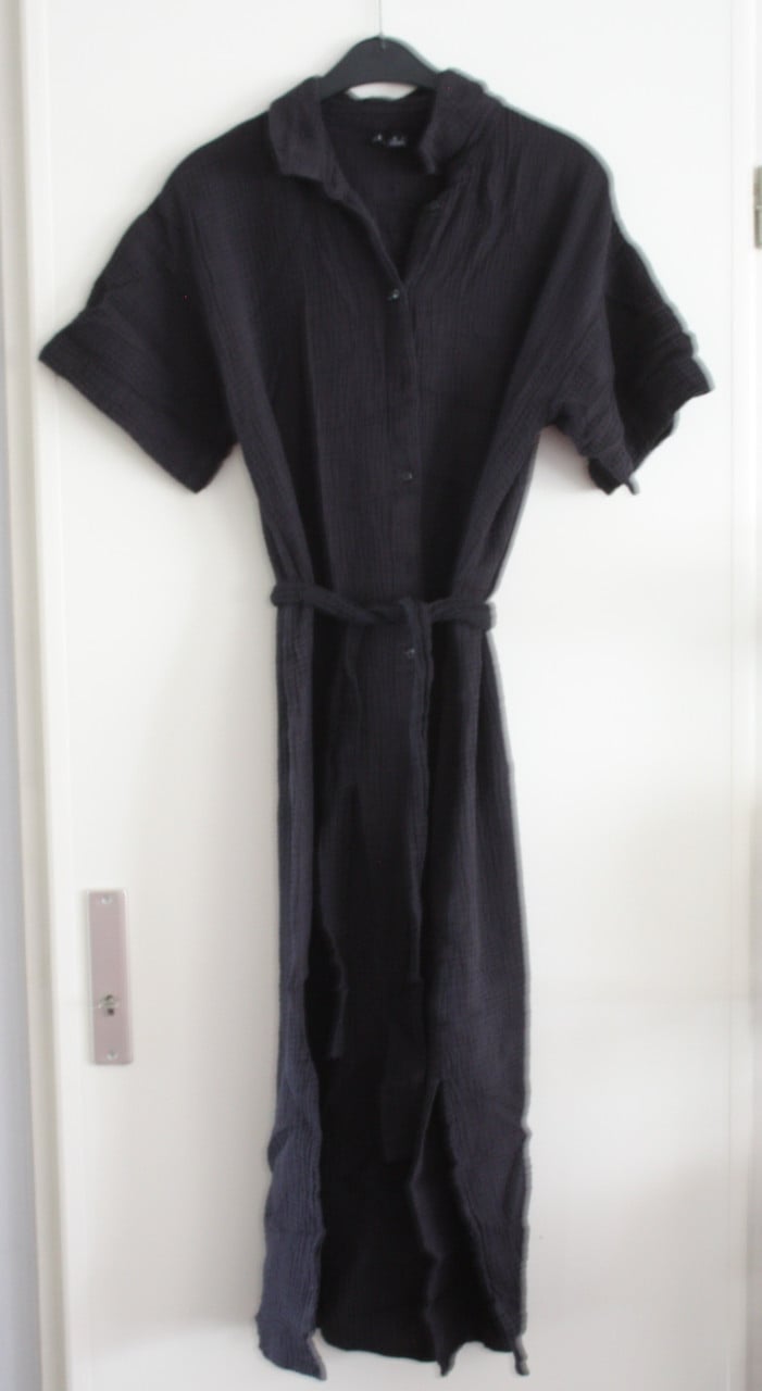 Zwarte jurk met knopen  maat maat L
