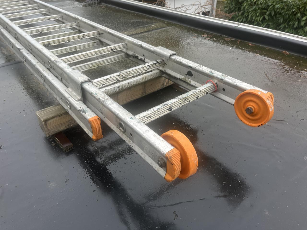 2-delige (2x16) aluminium ladder