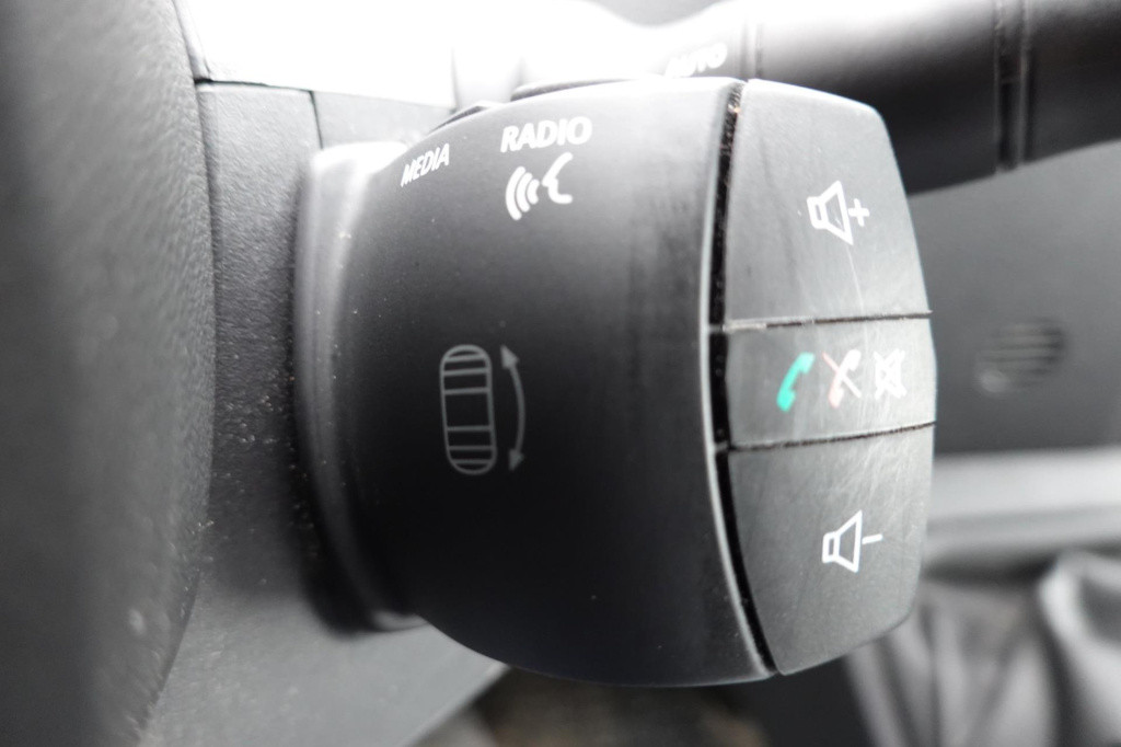 Renault Master t33 2.3 dci 135 l2h2 met laadklep