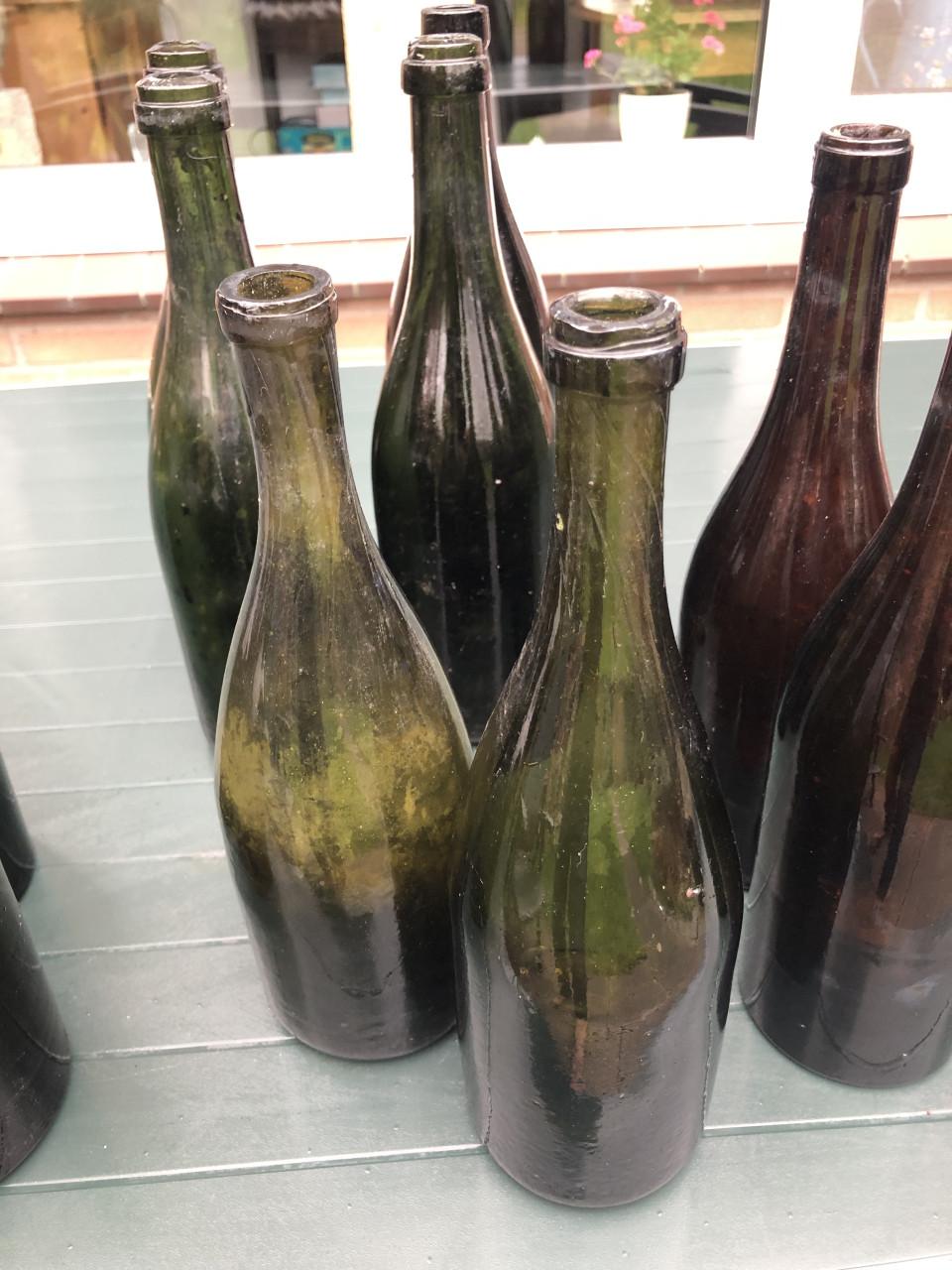 Glazen flessen,nieuw,oud en antiek