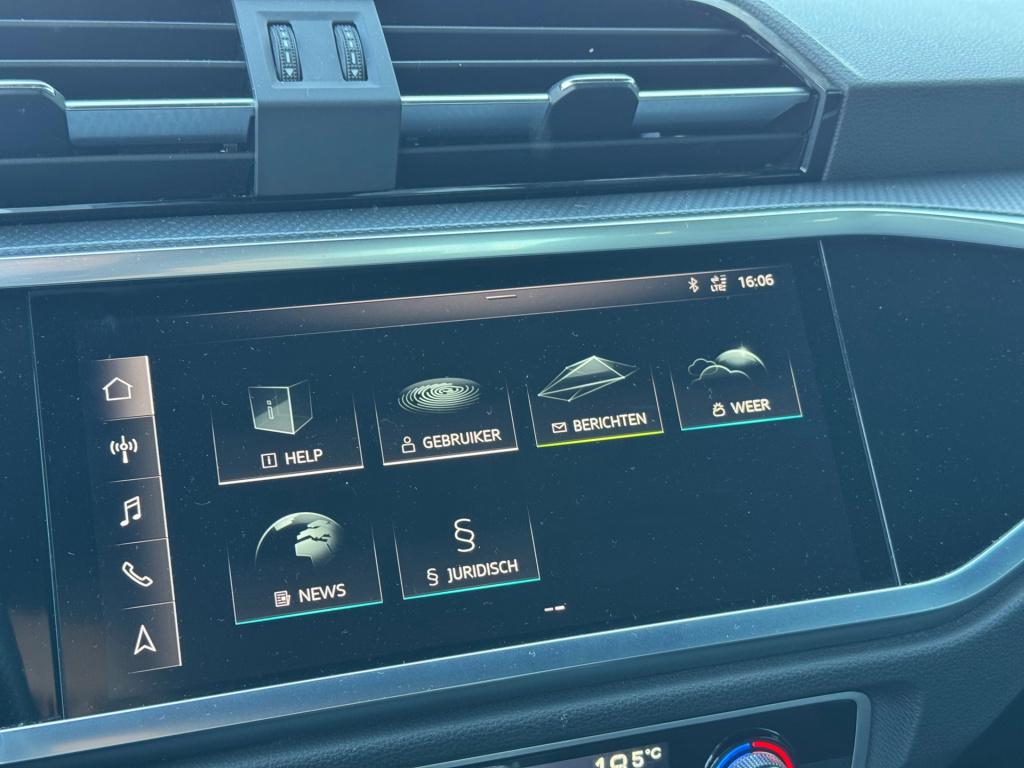 Audi Q3 35 tfsi 3x s-line* keyless * matrix led * camera * carplay