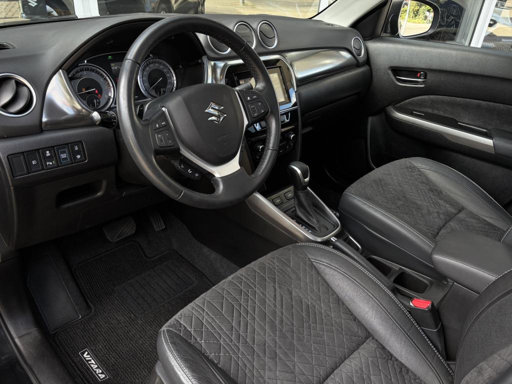 Suzuki Vitara automaat 1.5 hybrid style | trekhaak afneembaar | pano/schuif