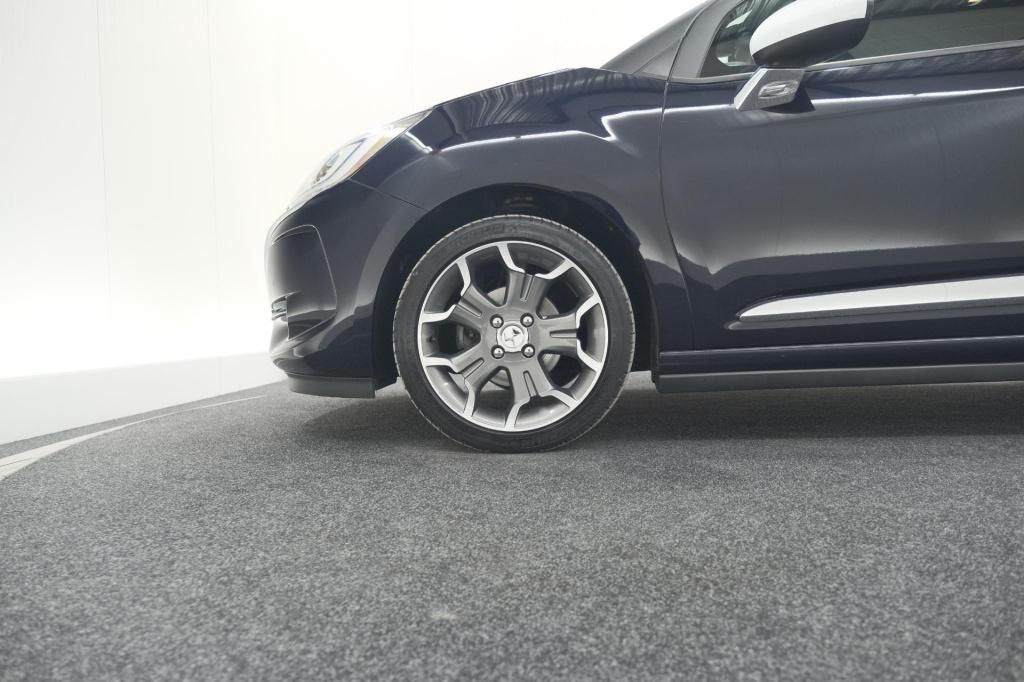 Ds Ds 3 puretech 110 so chic | camera | navigatie | parkeersensoren | clima