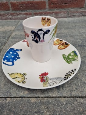 Ontbijtbord met mok.