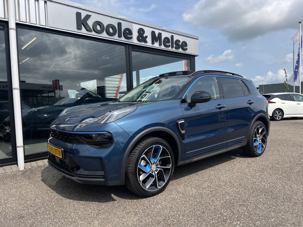 Lynk & Co 01 1.5 261pk plug in hybrid , pano dak , 360gr camera , car play 