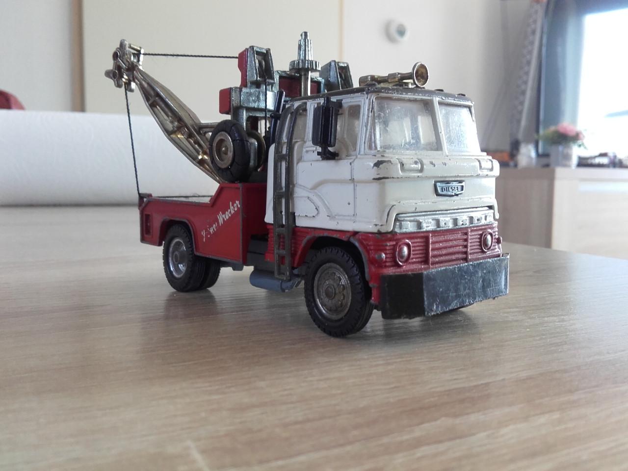 Ford met holmes wrecker afsleepwagen Corgi major.