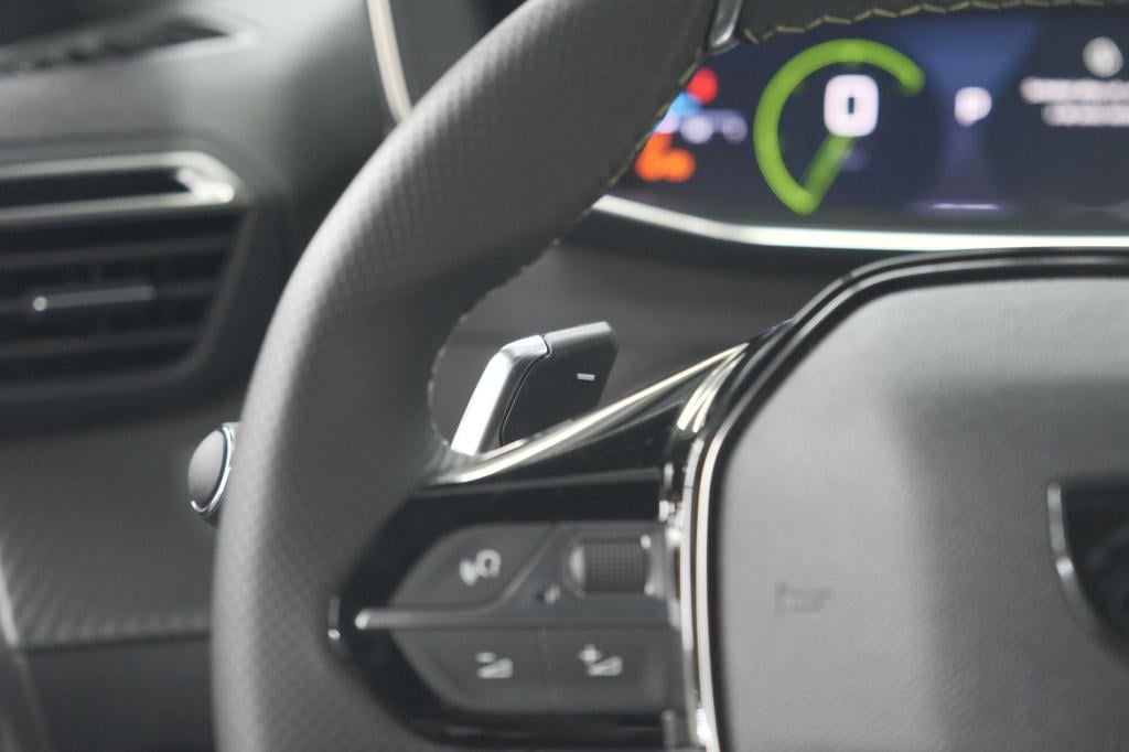 Peugeot 2008 puretech 130 eat8 gt | 360 camera | stoelmassage | adaptieve c