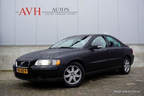 Volvo S60 2.4d, leer + clima!