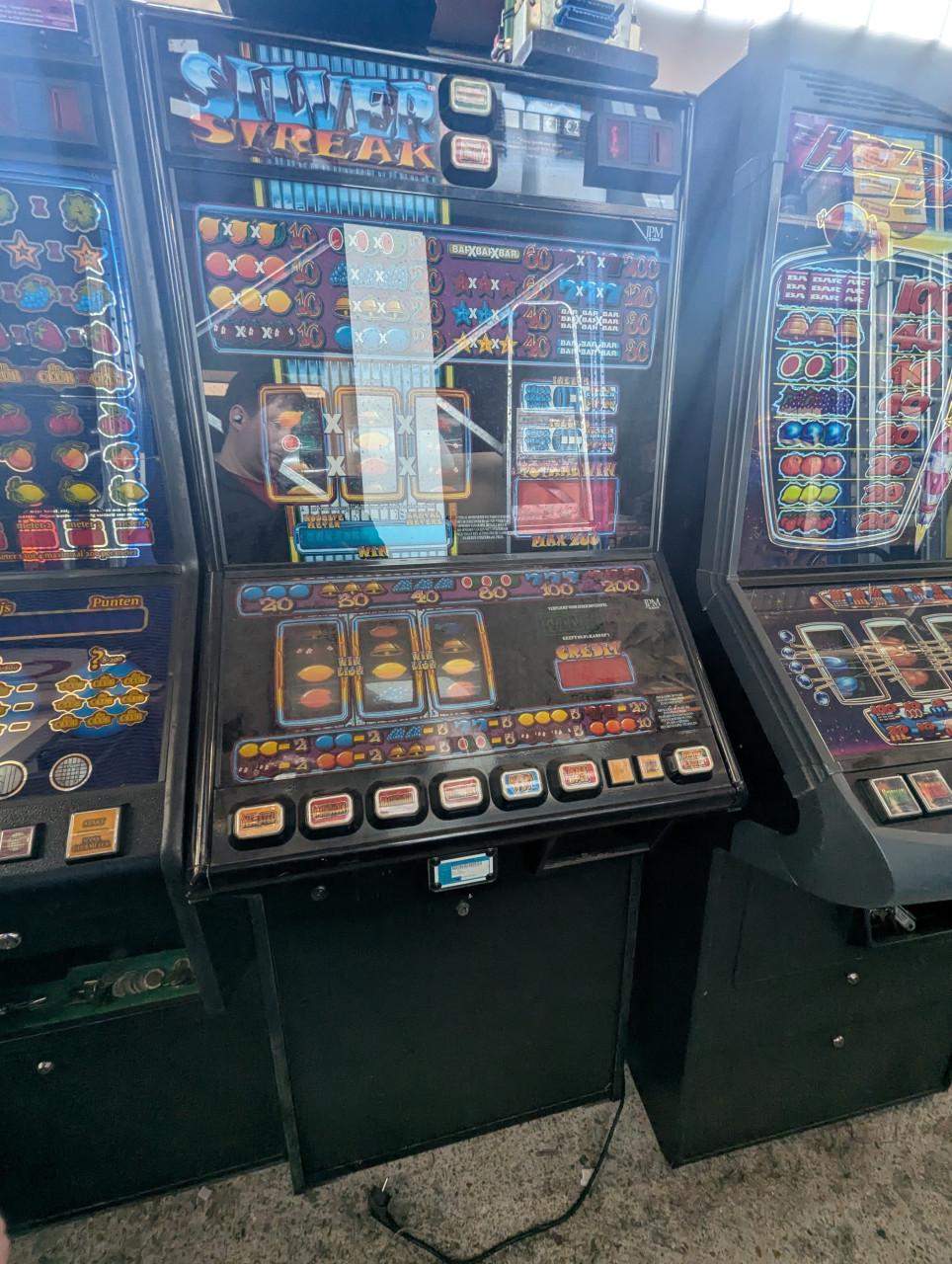 2x Silver Streak gokkast DEFECT