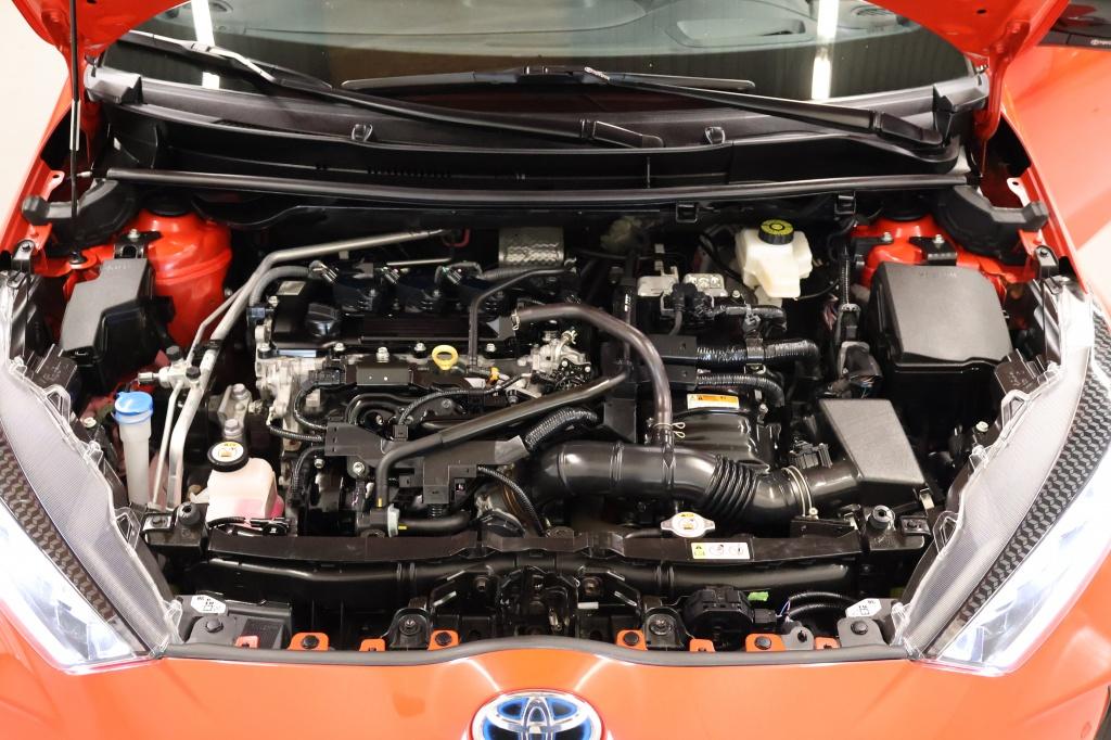 Toyota Yaris 1.5 hybrid launch edition nl auto