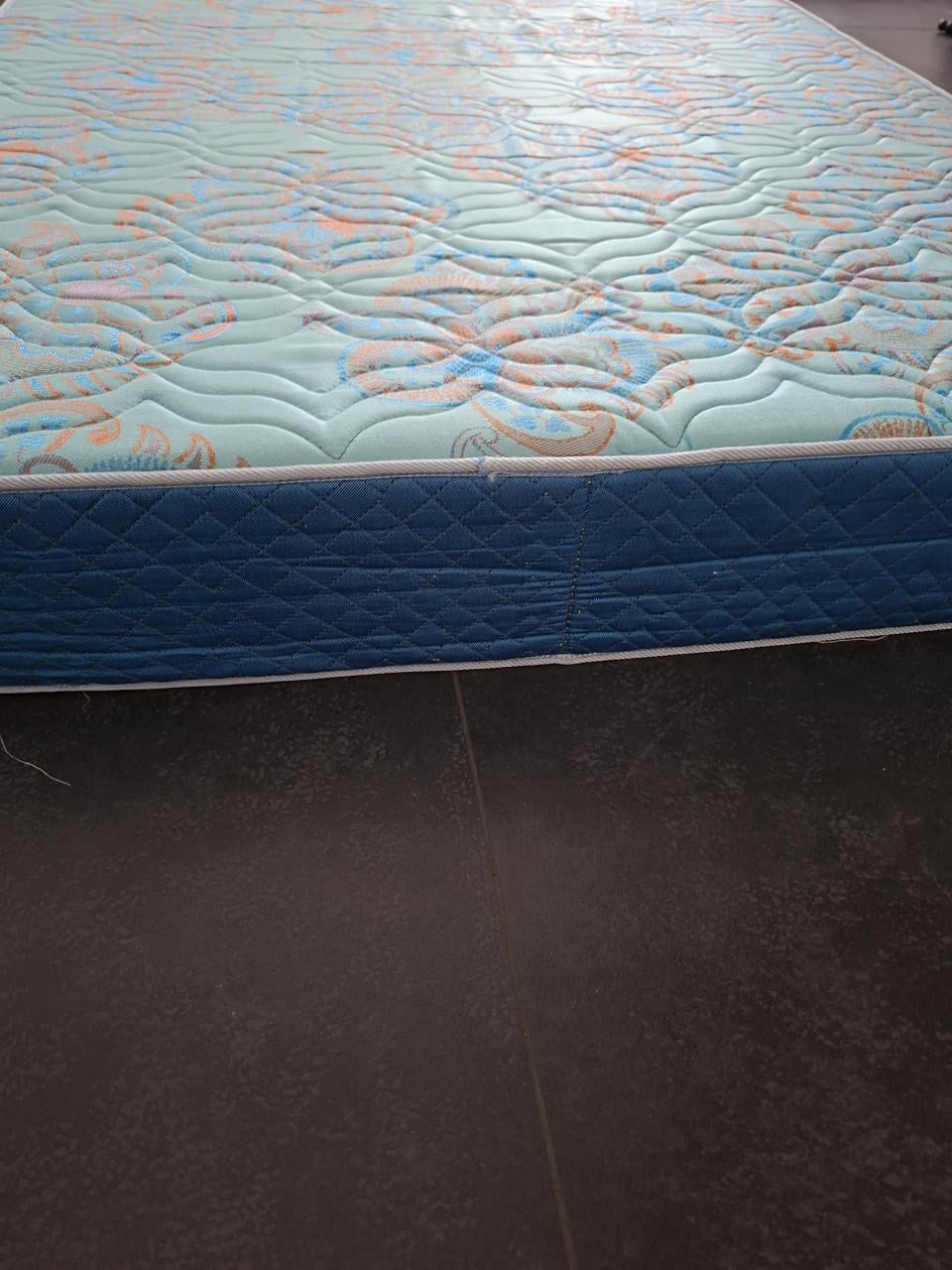 GRATIS matras