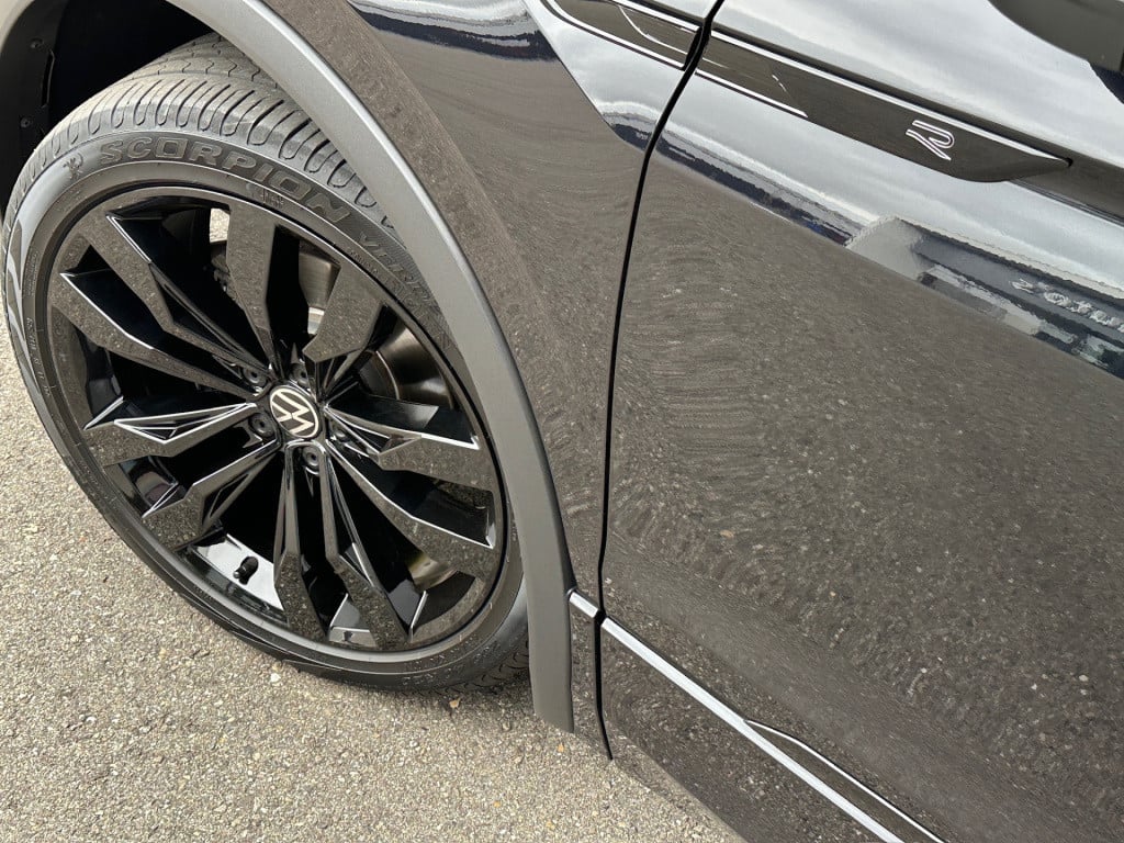 Volkswagen Tiguan 1.5 tsi 150pk dsg r-line | black style | leder | trekhaak