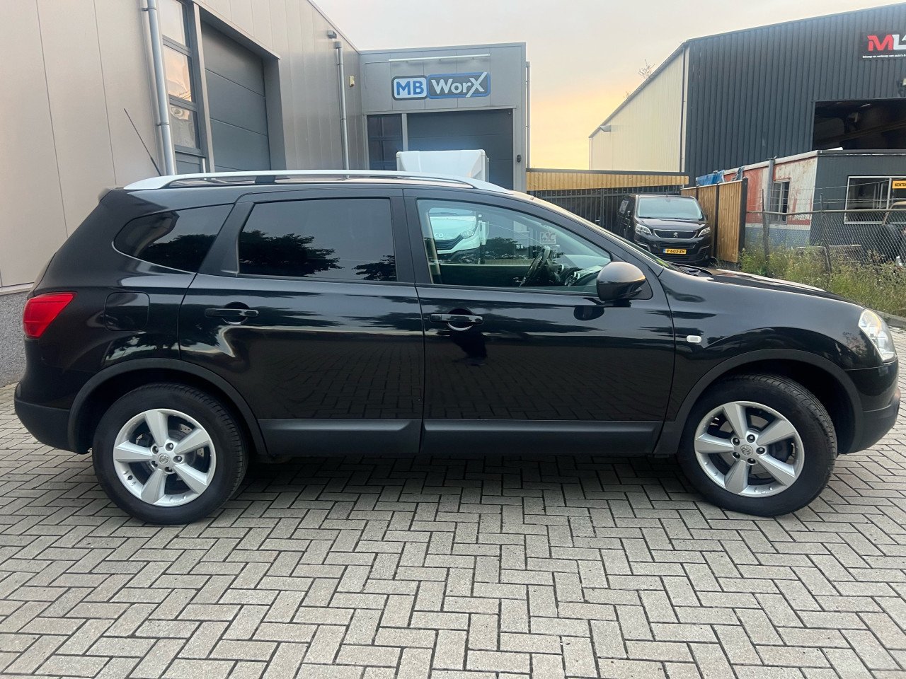 Nissan Qashqai +2 2.0 Connect 7zitter Jaar Apk