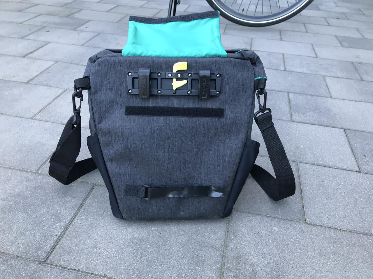 Basil fierstas als nieuw