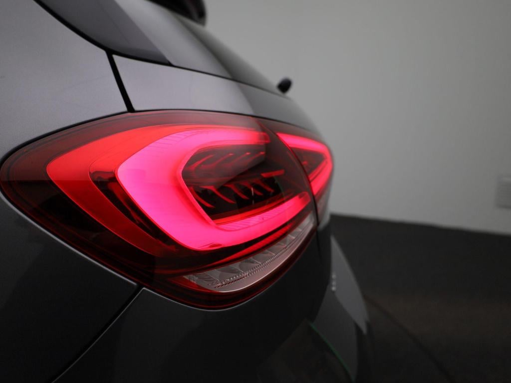 Mercedes-Benz A-Klasse 180 business solution | automaat | navigatie | achte