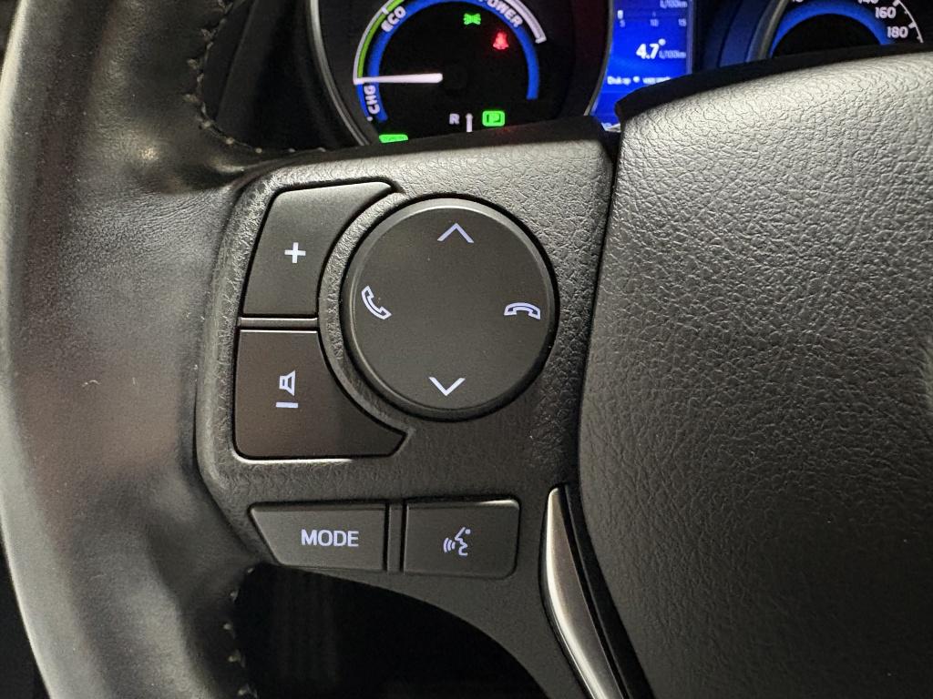 Toyota Auris 1.8 hybrid dynamic | navi | clima |