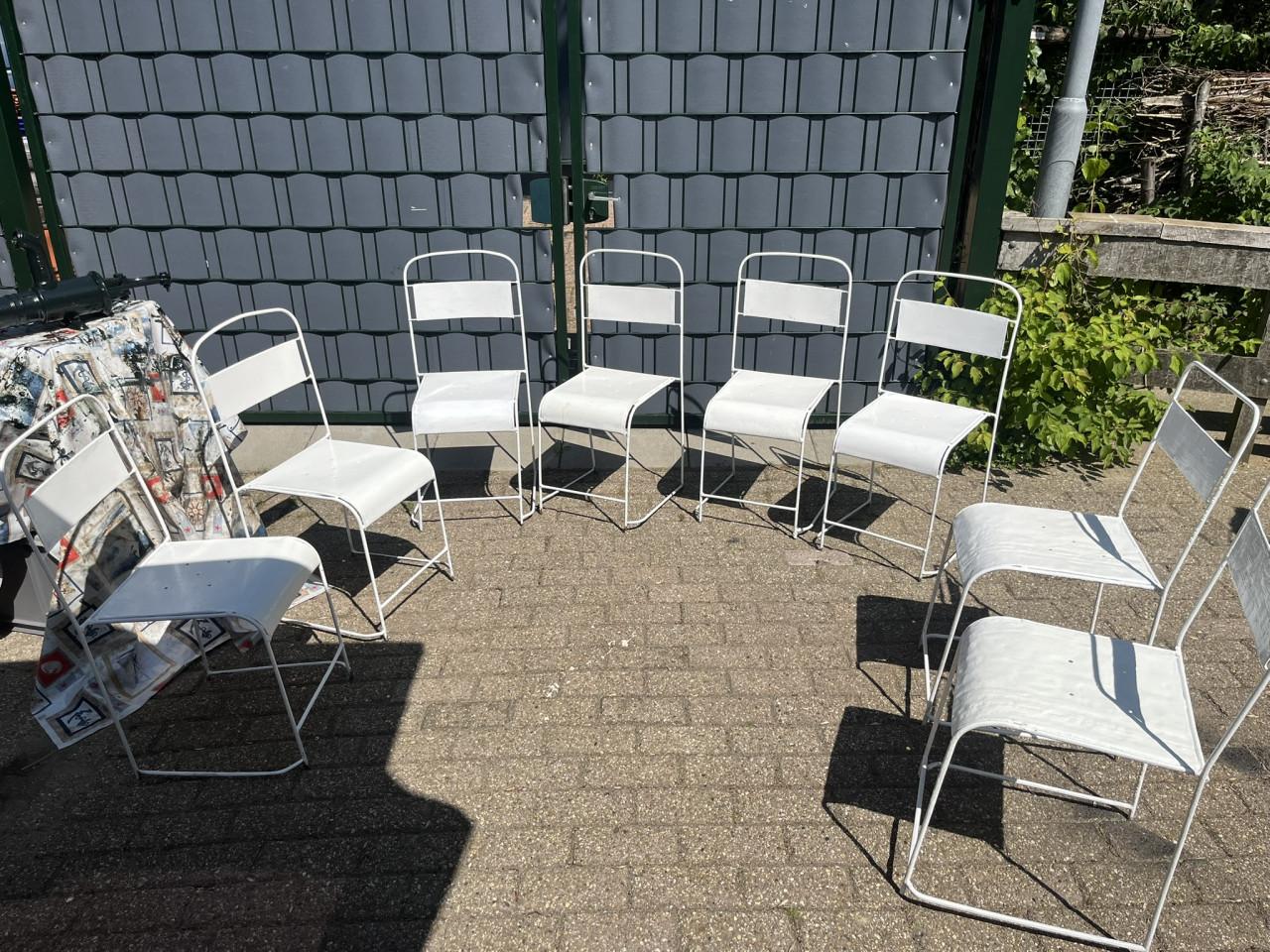 8 Bistrostoeltjes van metaal
