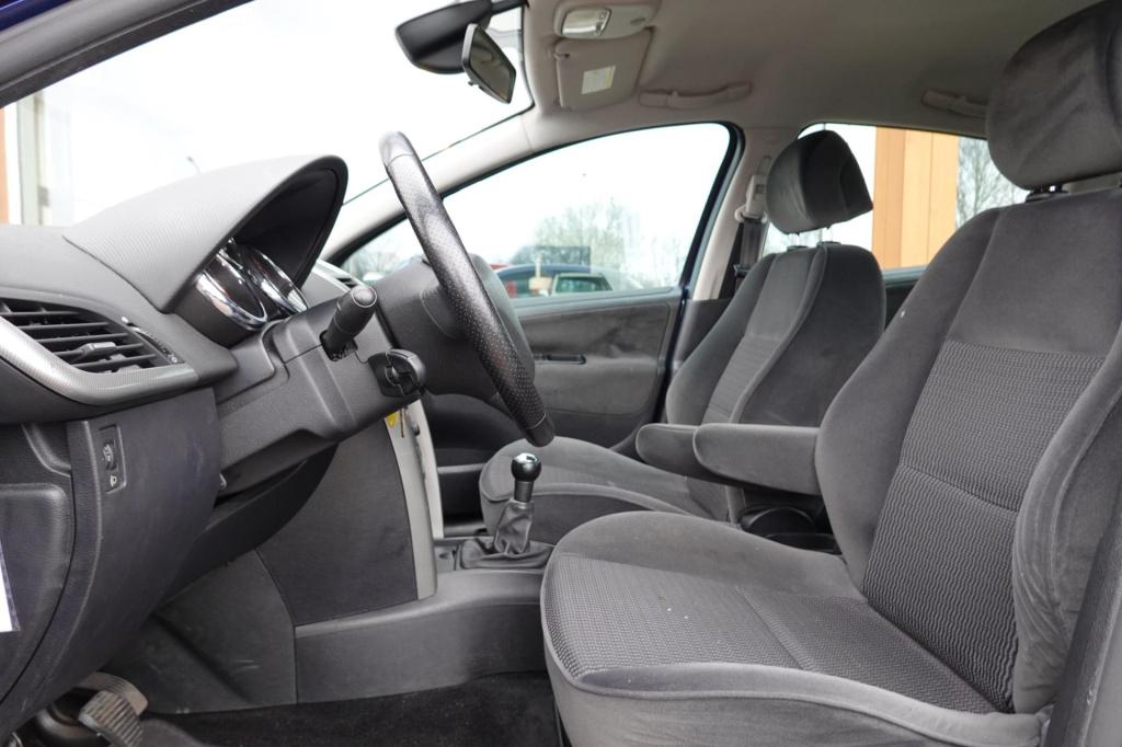 Peugeot 207 1.6 vti xs